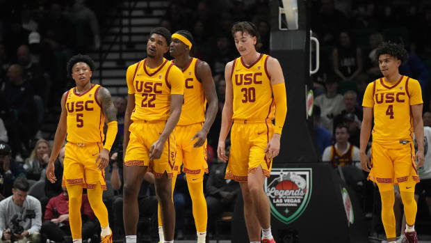 men's basketball Boogie Ellis Arrinten Page Vincent Iwuchukwu Harrison Hornery Oziyah Sellers